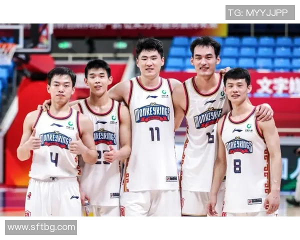 南京篮球队在世界锦标赛积分榜上以100分稳居第一名展现强劲实力